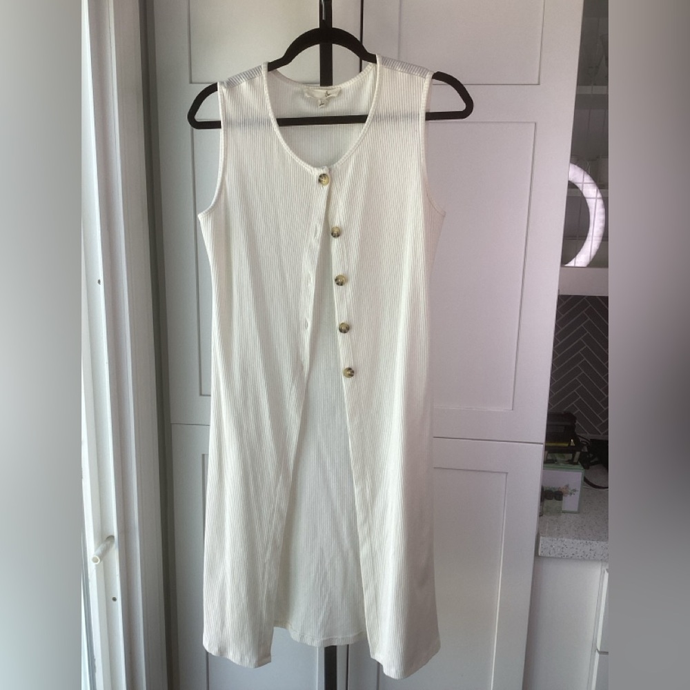 SALE - Off-White Sleeveless Ribbed Coverup/ Cardigan, size Large